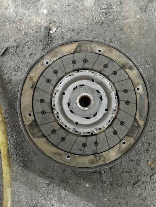 Sprzęgło dwumasa BMW E60 E90 2.0d 177
