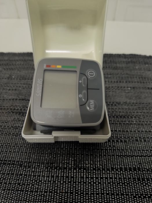 Medidor de tensão arterial de pulso