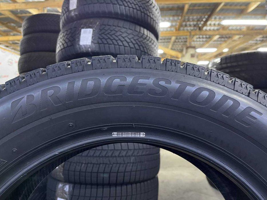 Шини вживані зимові 225/55 R17 BRIDGESTONE BLIZZAK VRX2