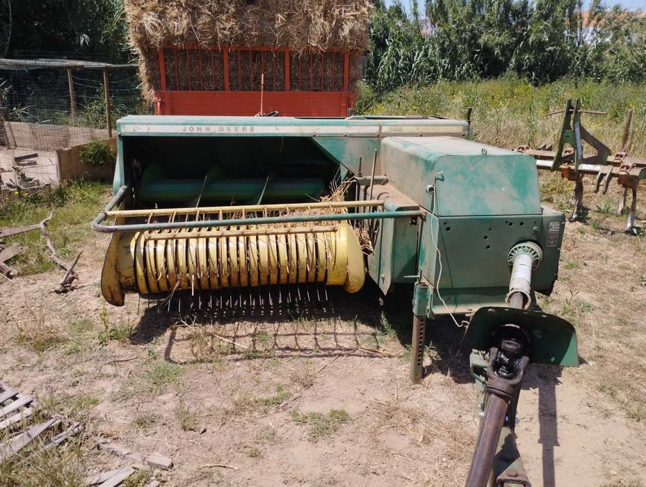 Enfardadeira John Deere 342 a cordel