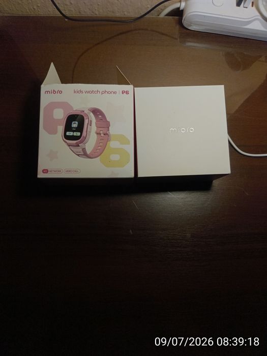 Дитячий годинник-телефон Mibro P6, 1.4", 240x280, GPS, 2MP, 900мА·год, 2АТM, рожевий Официальный