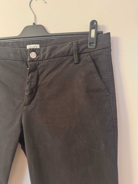 Czarne spodnie chinos LIU JO 31 pasuje na 40/42