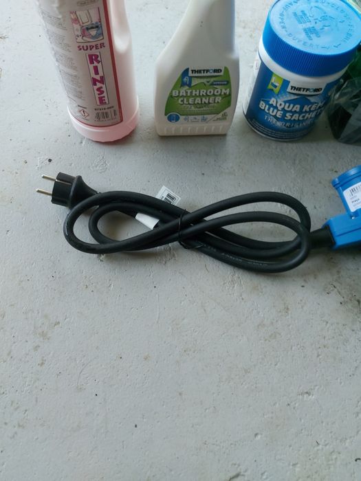 Mangueira E ficha de relotes é liquidos para sanita e depósito de desp