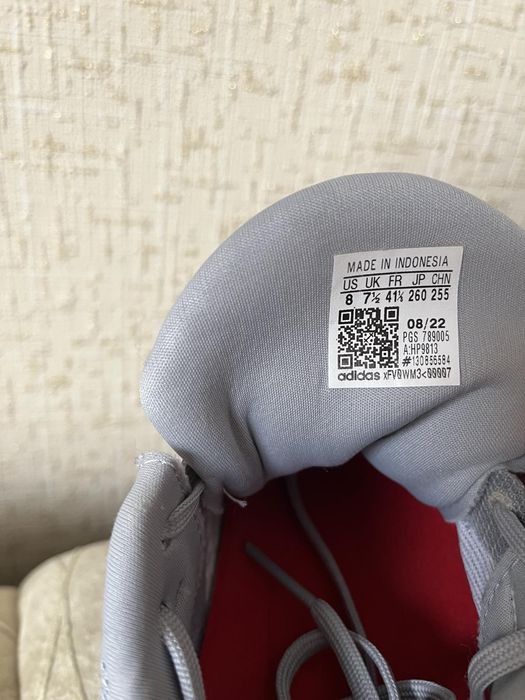 Оригинальные кроссовки Adidas