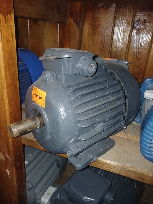 Продам електродвигун 3кВт 1400об