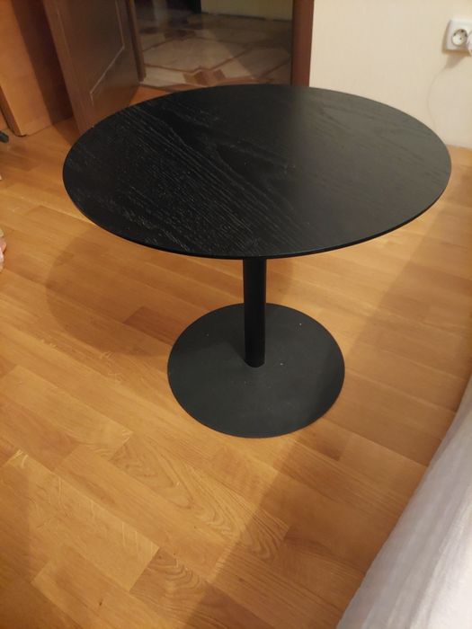 Продам стол, столик