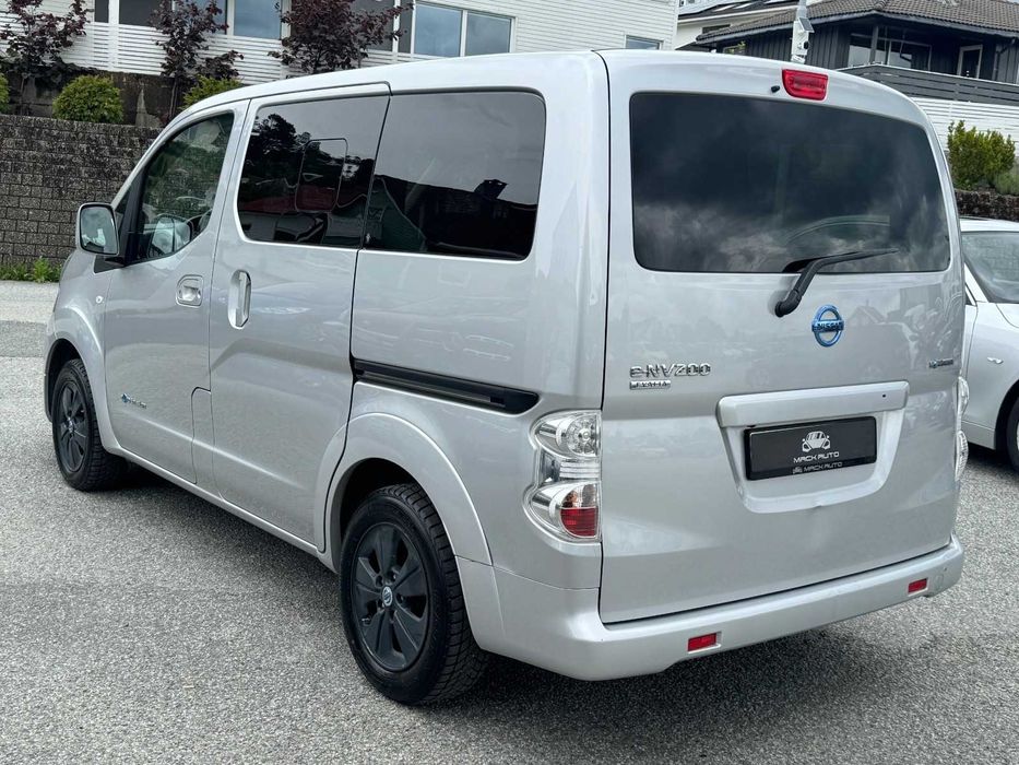 2015 Nissan e-NV200 пасажир 5 місць з Норвегії