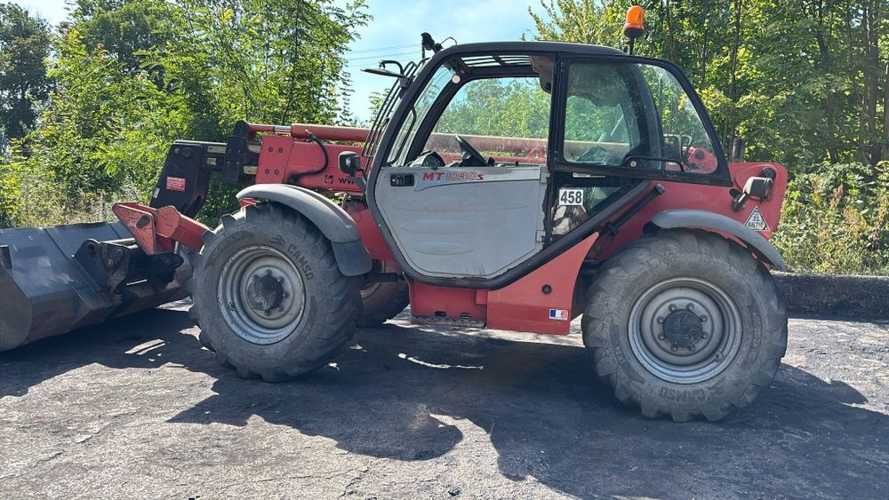 Usługi Manitou oraz koparki