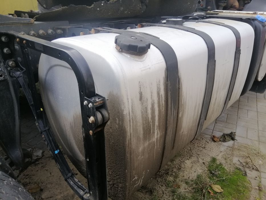 Баки Volvo Renault 450 600 літрів