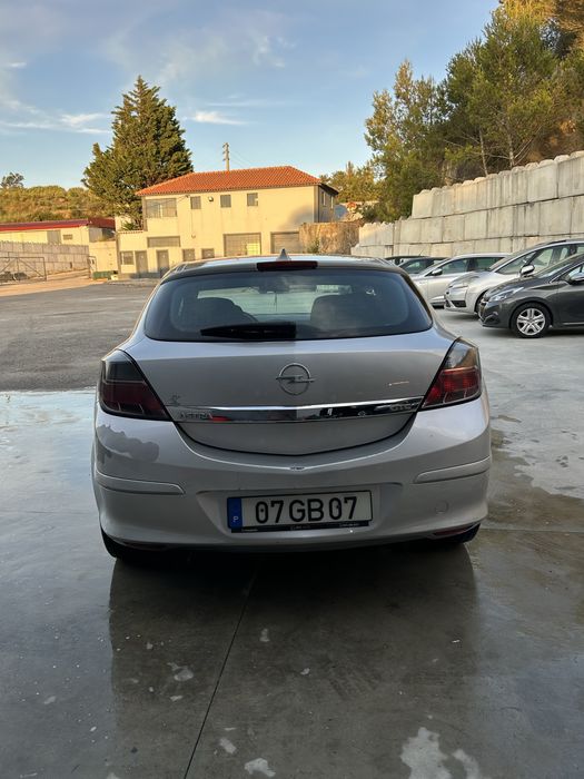 Opel Astra GTC 1.3 CDTI