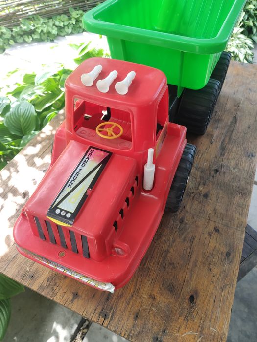 Продам большую детскую машину