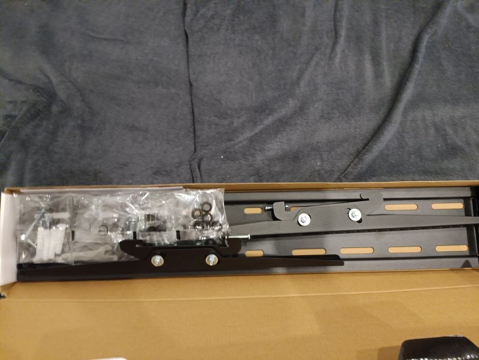 Uchwyt ścienny GoldenLine Gotze&Jensen