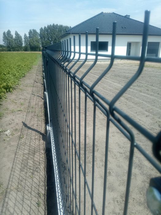 Słupki słupek do bramy furtki panela siatki