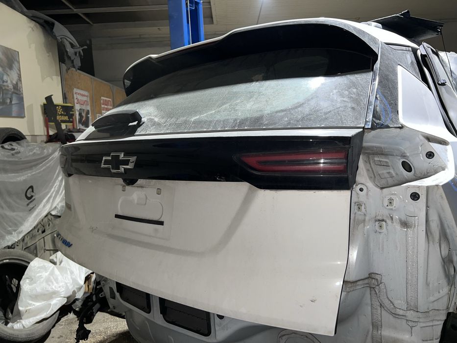 Ляда кришка багажника chevrolet bolt euv 2023