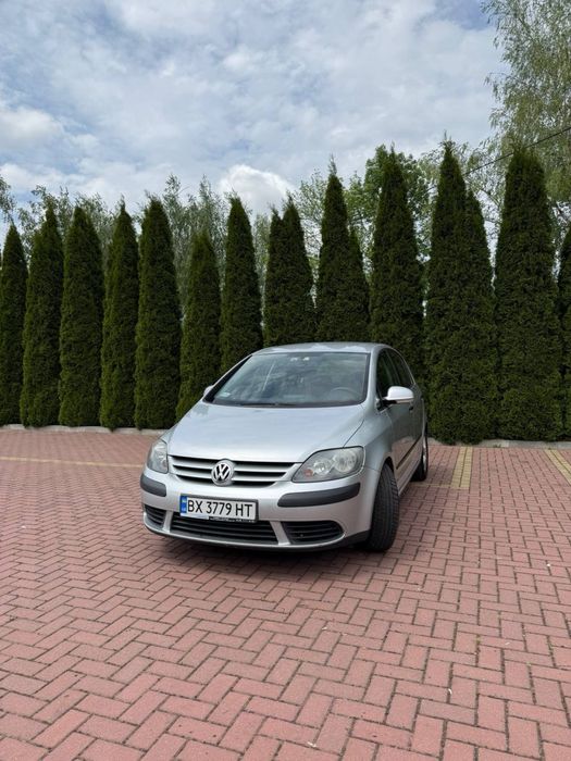 Продам Volkswagen Golf Plus 1.6 бензин