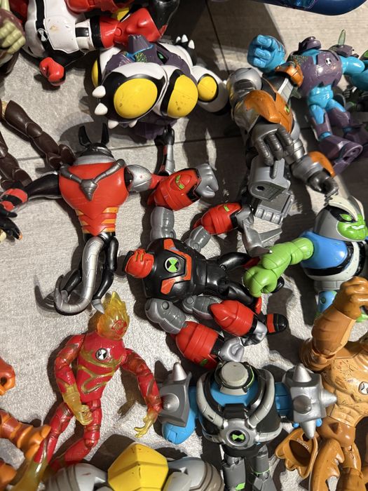 Zestaw zabawek Ben10 duzy zestaw  figurki zabawki
