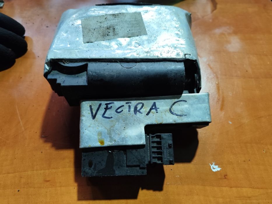 Opel Vectra C kombi zamek elektryczny klapy bagażnika 244.67824