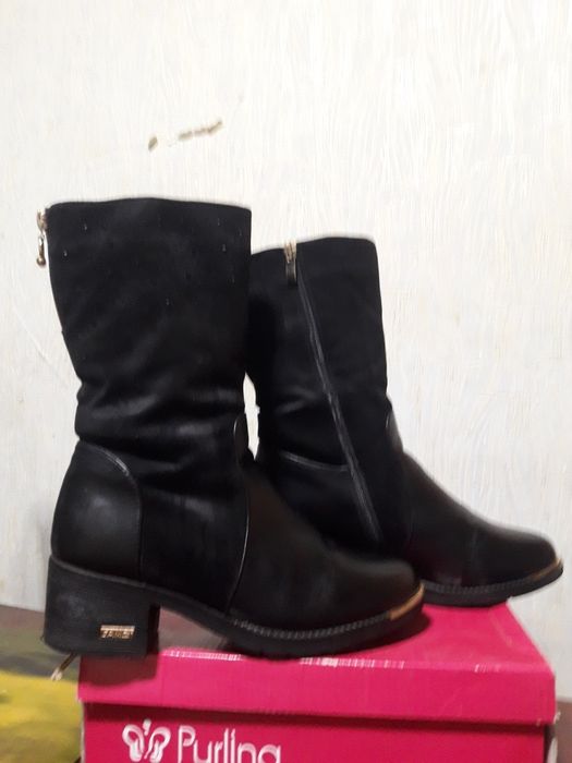 Продам зимние женские ботинки