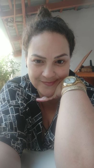 Domestica interna cuidadora auxiliar e companhia