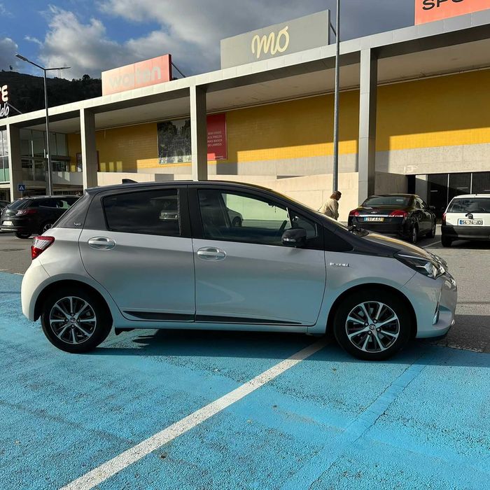 Toyota Yaris 1.5 Edição Especial 20 Anos automático 2019