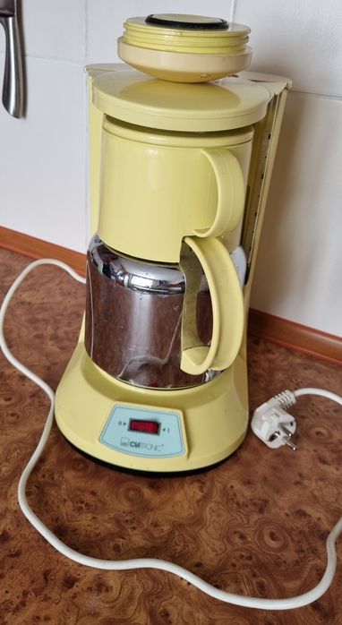 Кавоварка Clatronic.