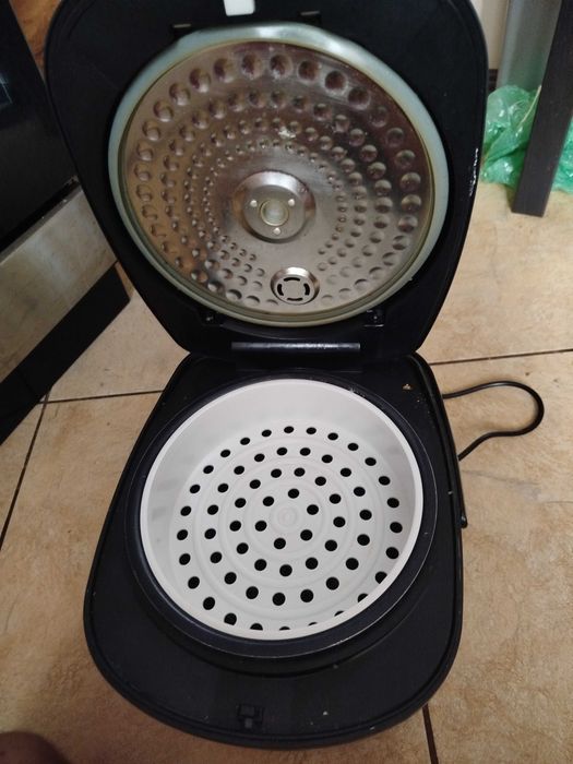 Multicooker REDMOND 4L – idealny pomocnik w kuchni