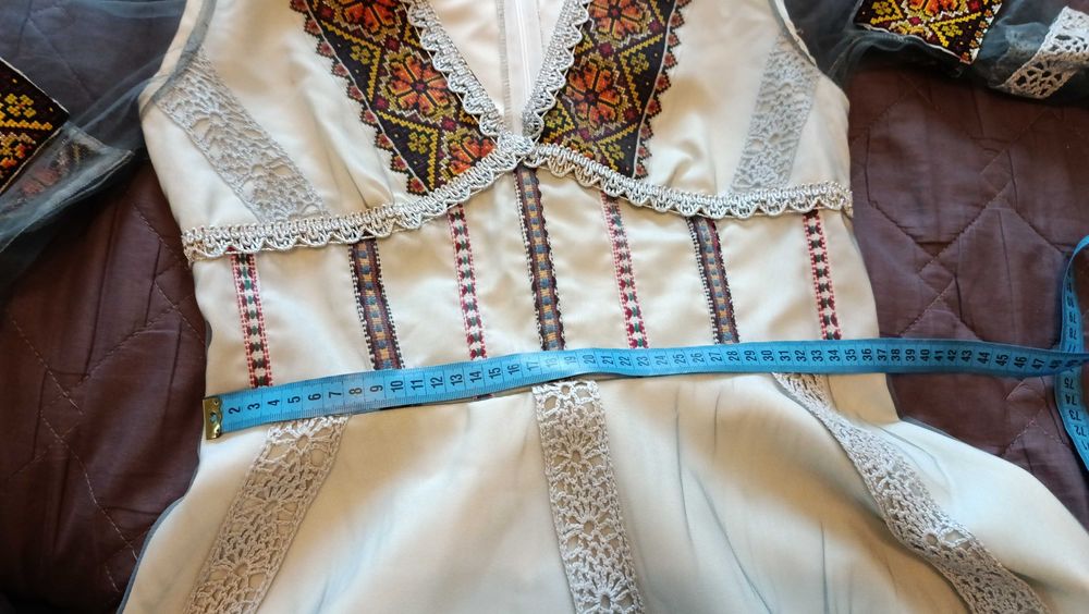 Плаття з вишивкою