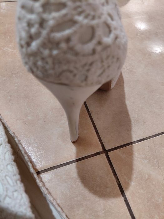 Buty damskie na obcasie,  koturnie marki New Look,  rozmiar 39