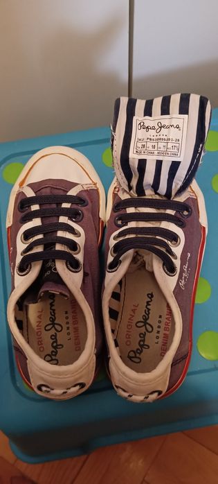 Sapatilhas com elásticos marca Pepe jeans tamanho 28