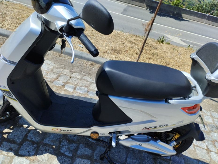 Scooter elétrica