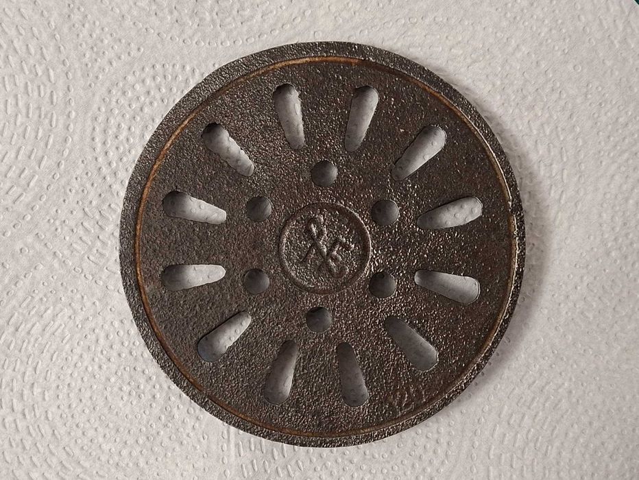Tampa Grelha sumidora em ferro, redonda - 11cm