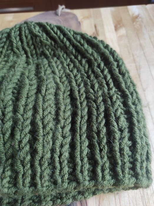 Czapka wełniana damska