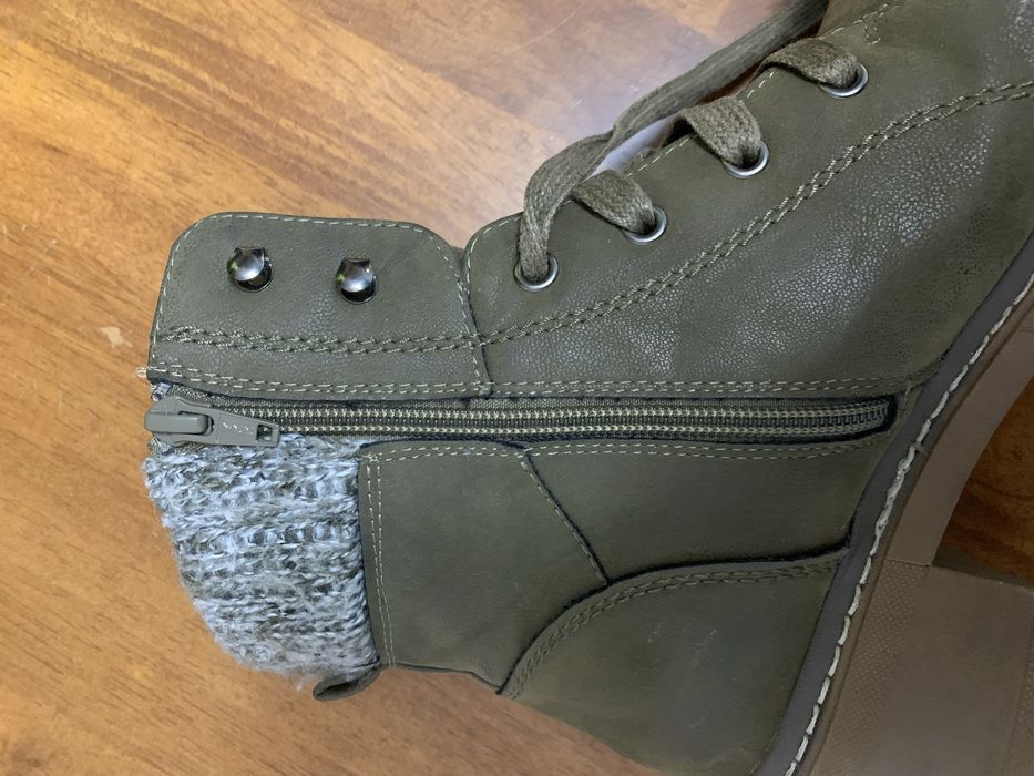Продам нові ботинки