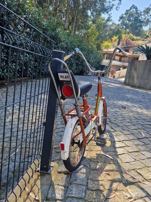 Bicicleta antiga de criança