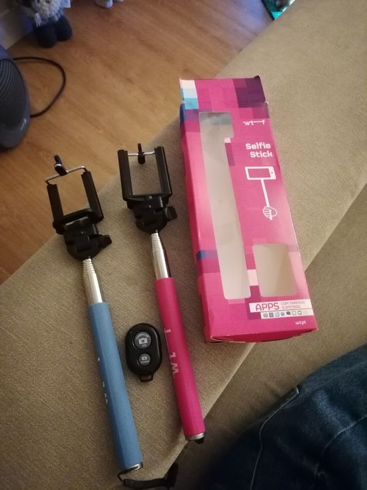 Selfie stick com comando