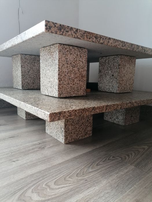 Mesa de centro de pedra