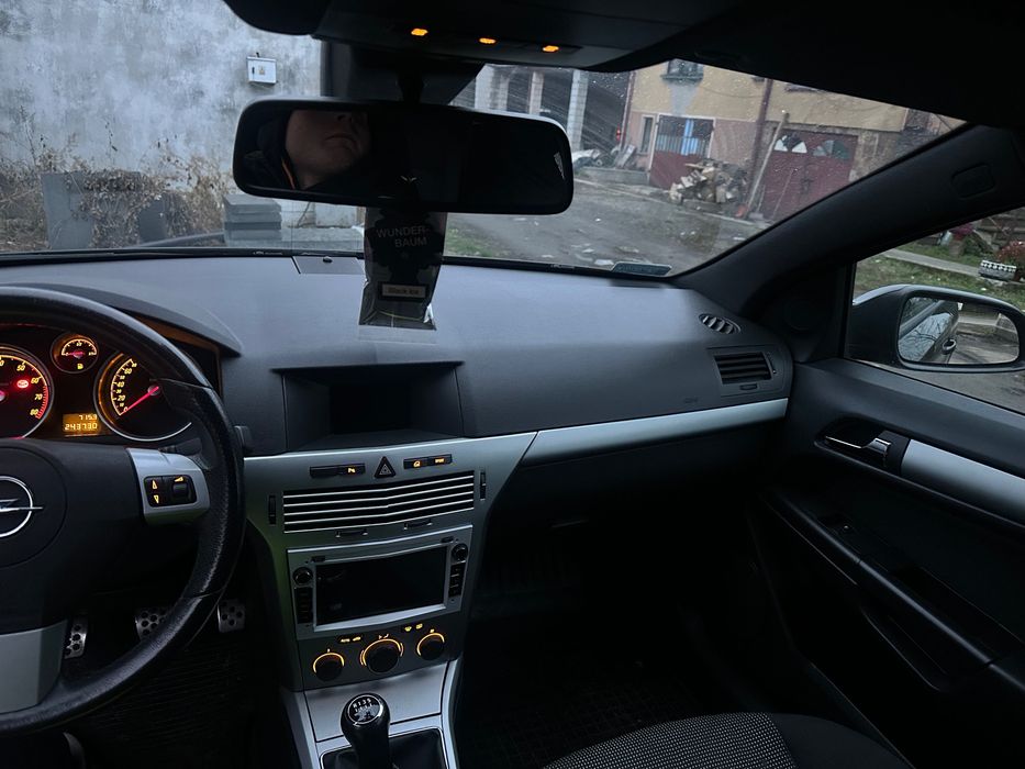 Opel Astra h gtc 2.0t