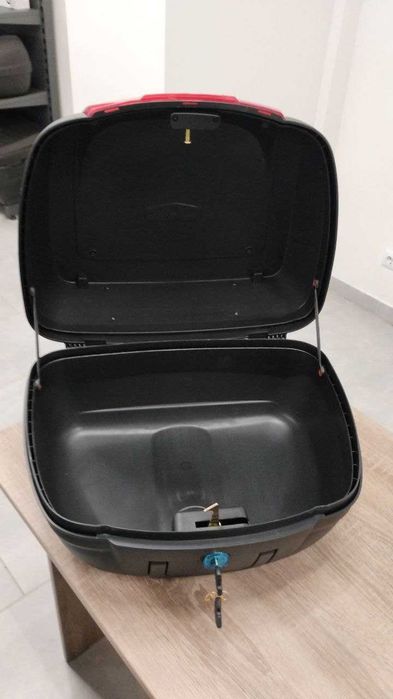 Купити якісний кофр мотобагажник для  скутера \ мотоцикла на 40 літрів