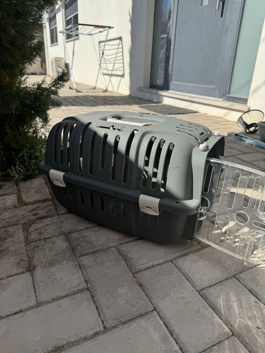 Transportadora de plástico para cães e gatos