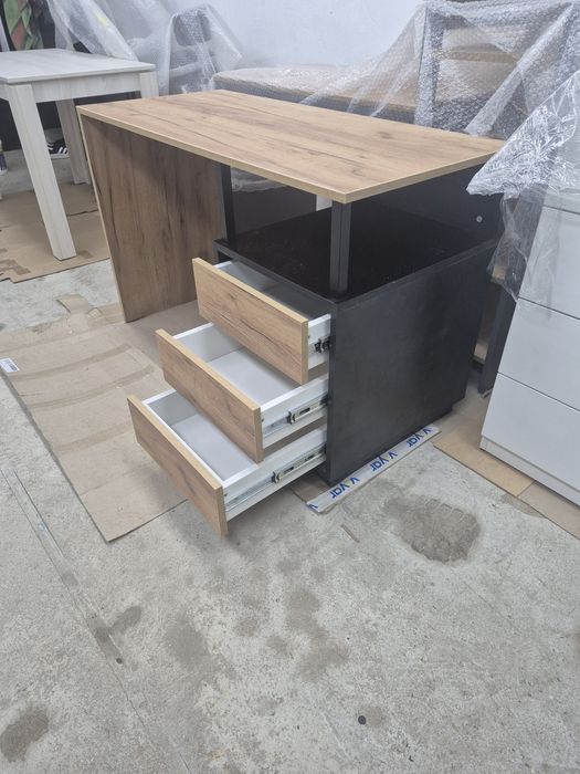 Стіл письмовий...