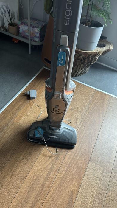 Ergo rapido lithium elektrolux uszkodzony