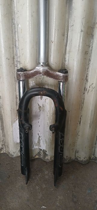 Vendo suspensão RST aro 26 bicicleta