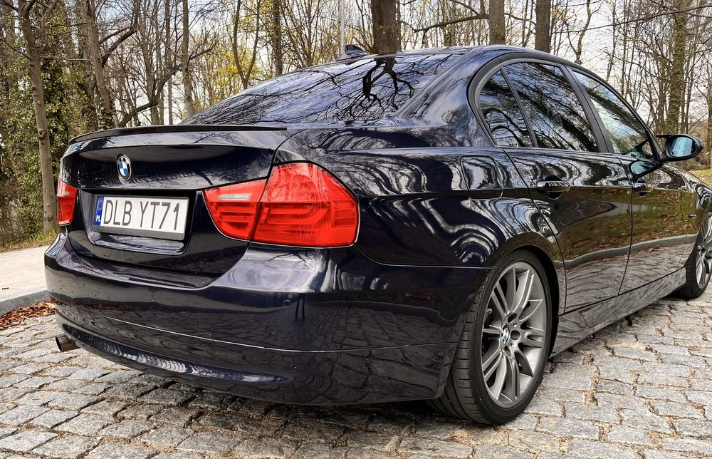 BMW E90 320i 2005