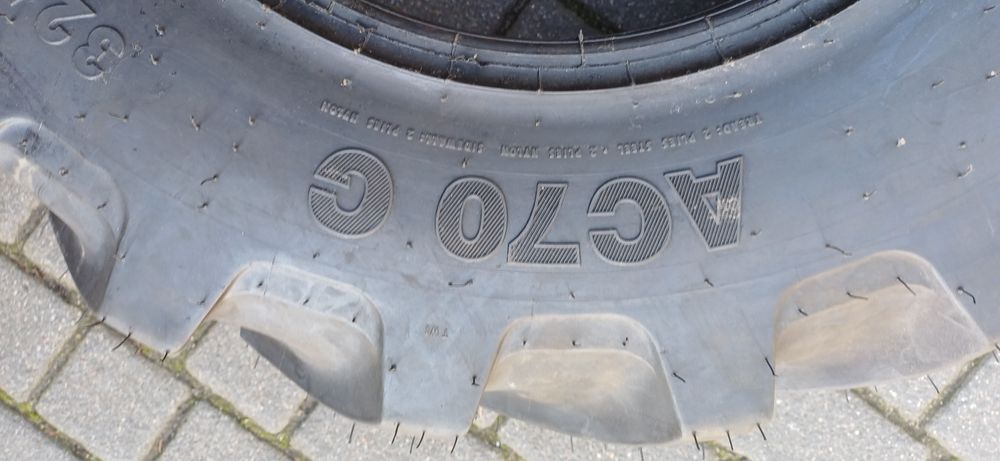 MITAS 325/70R18 MPT , pojedyńcza opona przemysłowa.