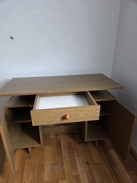 Oddam biurko używane dla dorosłego lub dziecka