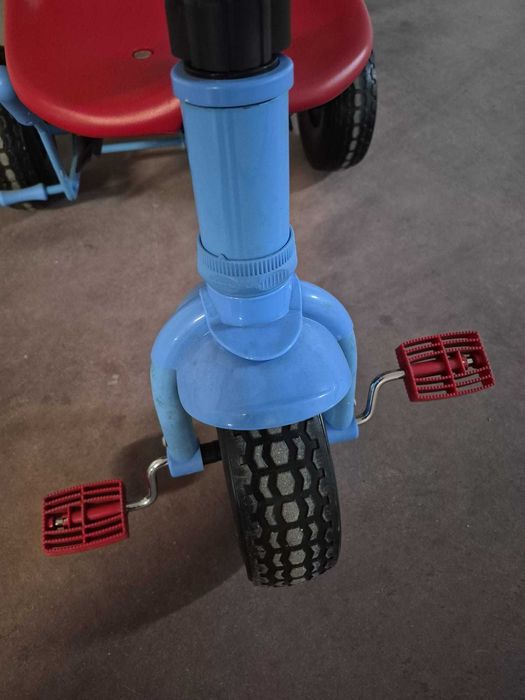triciclo chicco com pouco uso