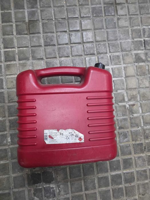 Bidões e jerricans