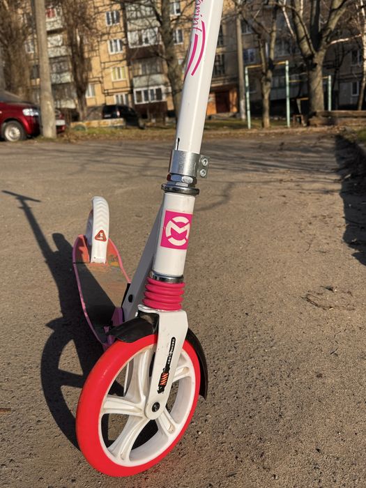 Самокат для девочки 1200грн