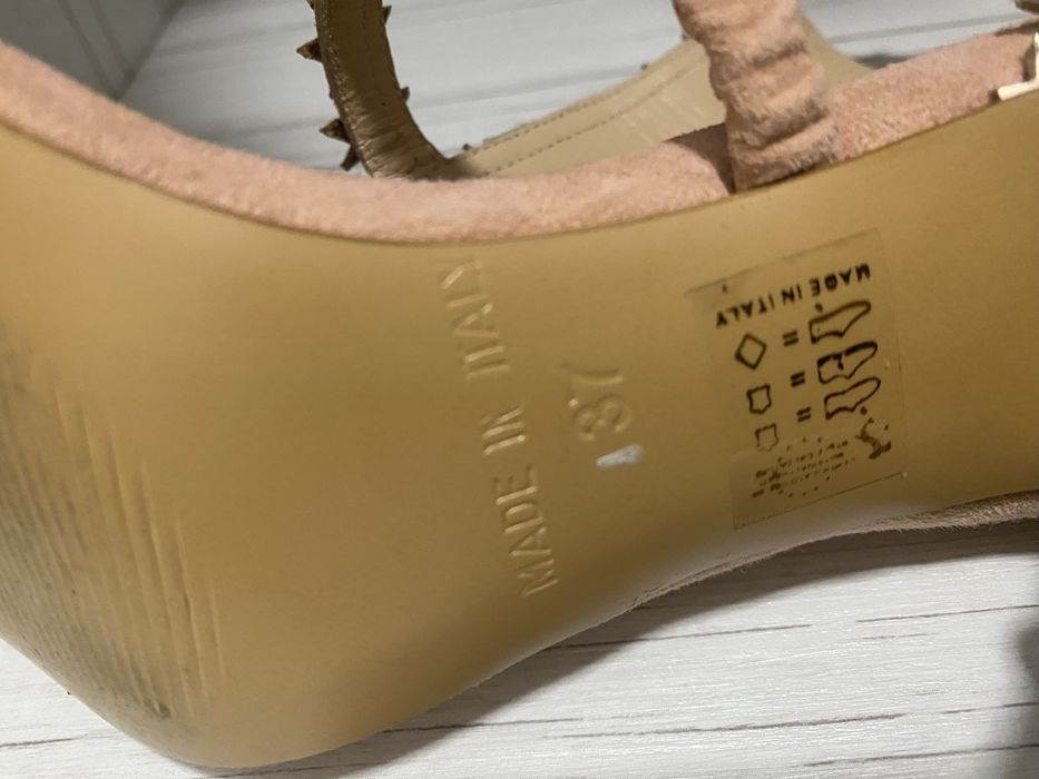 Туфлі жіночі на каблуку