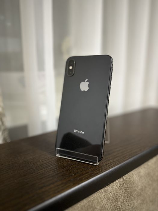 iphone XS не вмикається